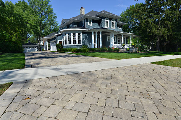 Best Professional Driveway Pavers  in Mledgevle, IL